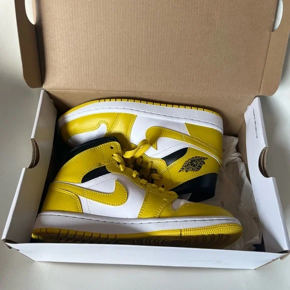 Nike Air Jordan 1 Mid 'Vivid Sulfur' Yellow White Basketball Shoes Size 6 - Picture 9 of 10
